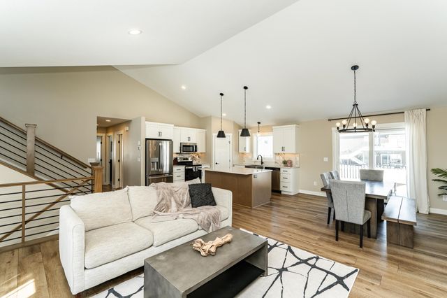 6265 Summit Pine Road NW, Rochester, MN 55901