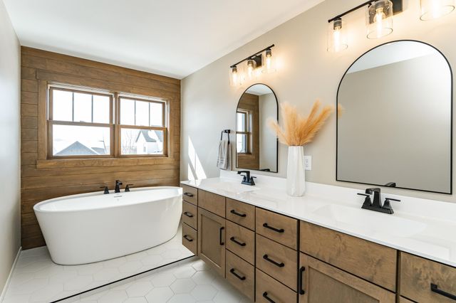 6265 Summit Pine Road NW, Rochester, MN 55901