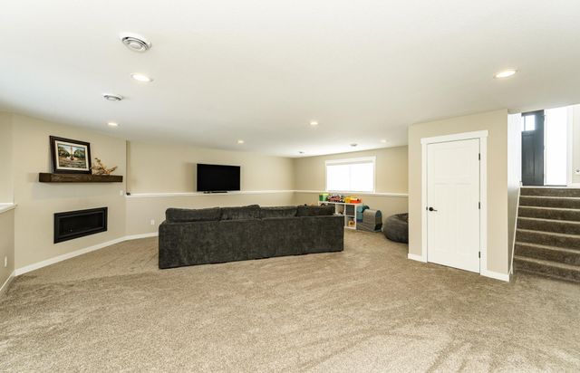 6265 Summit Pine Road NW, Rochester, MN 55901