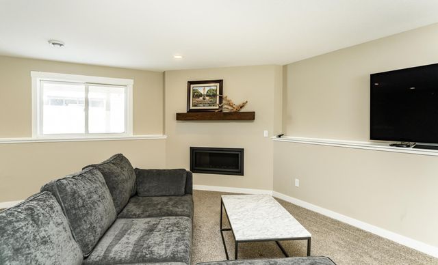 6265 Summit Pine Road NW, Rochester, MN 55901