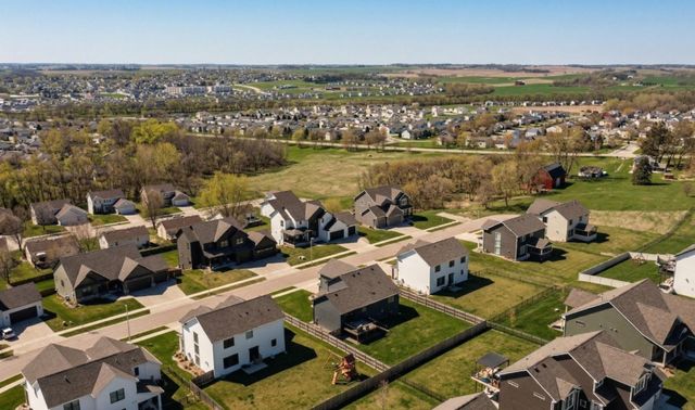 6265 Summit Pine Road NW, Rochester, MN 55901