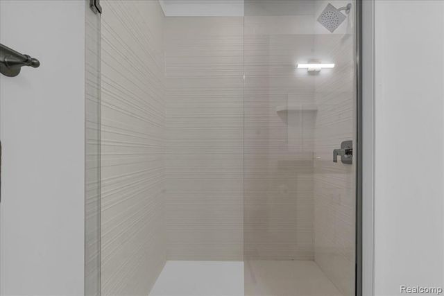 166 Oak Street PH5, Wyandotte, MI 48192