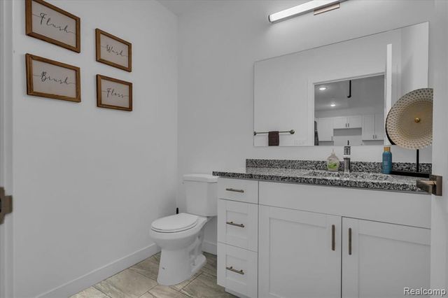 166 Oak Street PH5, Wyandotte, MI 48192