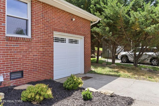 1414 Maple Drive, Knoxville, TN 37918