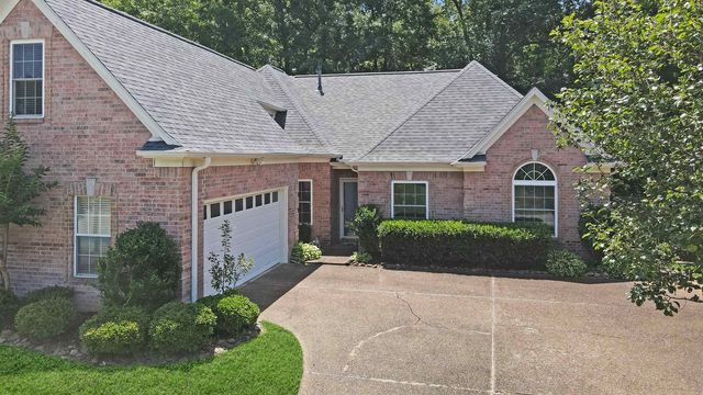 8294 WESLEY WOODS CIR, Memphis, TN 38018