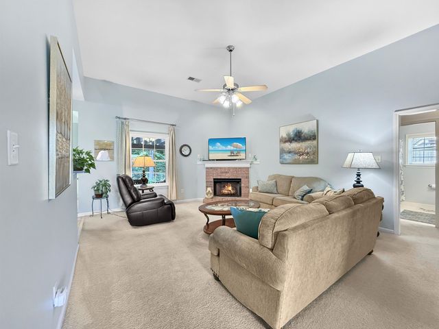 8294 WESLEY WOODS CIR, Memphis, TN 38018