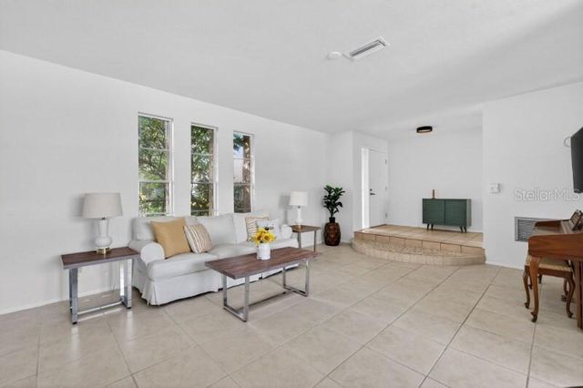 8195 COACHLIGHT CIRCLE, Seminole, FL 33776