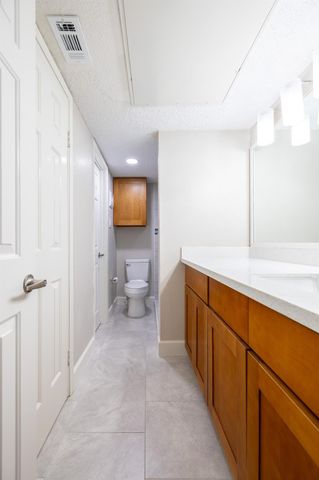 2750 Holly Hall Street 1711, Houston, TX 77054