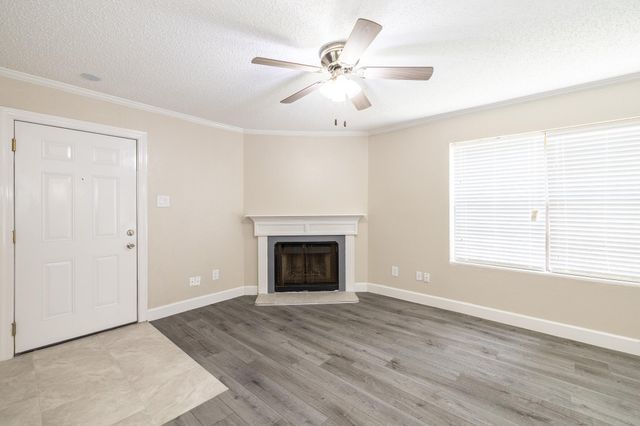 2750 Holly Hall Street 1711, Houston, TX 77054