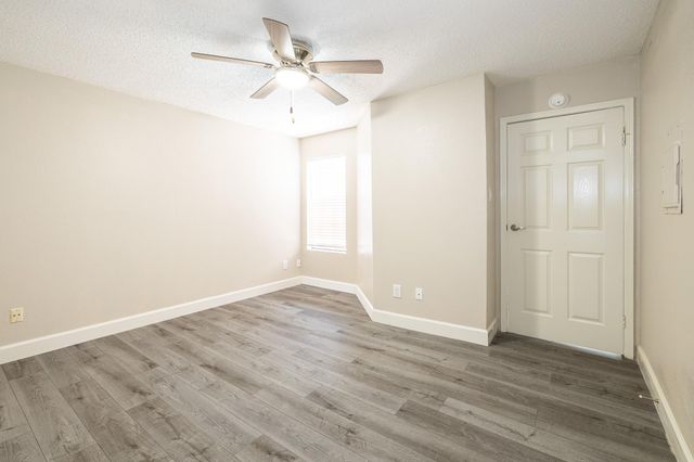 2750 Holly Hall Street 1711, Houston, TX 77054