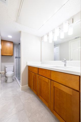 2750 Holly Hall Street 1711, Houston, TX 77054