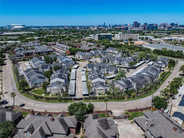 2750 Holly Hall Street 1711, Houston, TX 77054