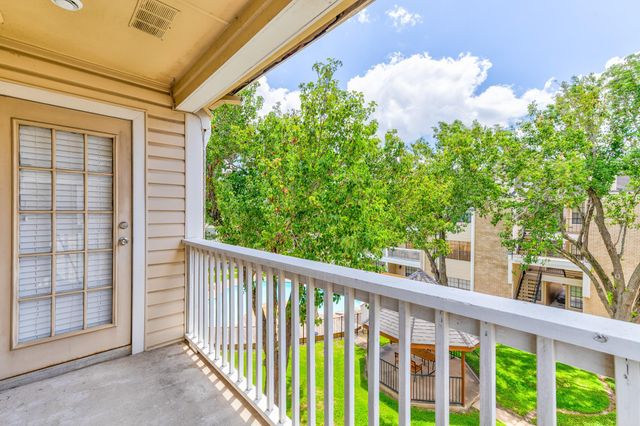 2750 Holly Hall Street 1711, Houston, TX 77054