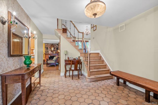 740 Kearny Drive, North Woodmere, NY 11581