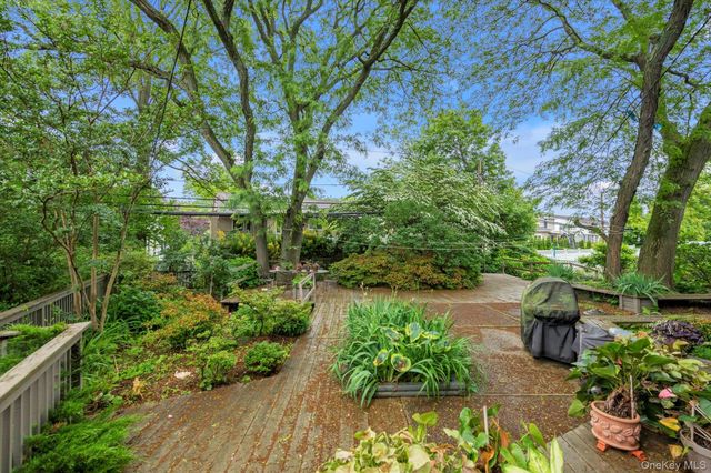 740 Kearny Drive, North Woodmere, NY 11581