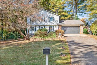 1075 WESTCHESTER SW Drive, Lilburn, GA 30047