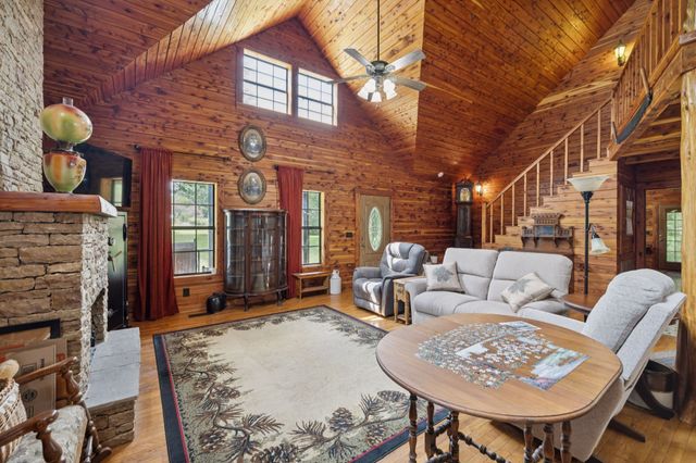 602 Gaither Hinson Rd, Waynesboro, TN 38485