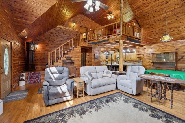 602 Gaither Hinson Rd, Waynesboro, TN 38485