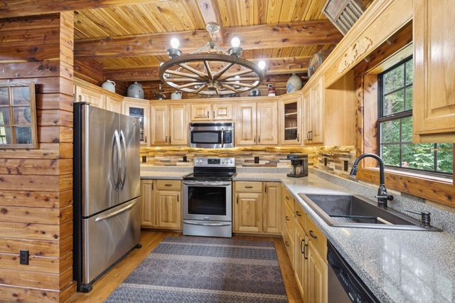 602 Gaither Hinson Rd, Waynesboro, TN 38485