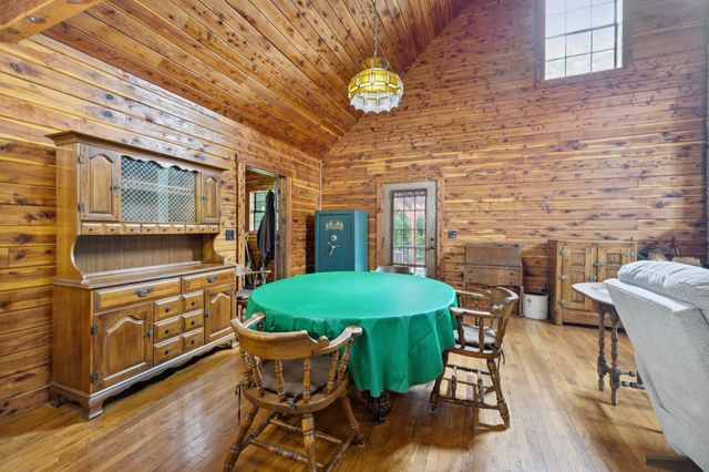 602 Gaither Hinson Rd, Waynesboro, TN 38485