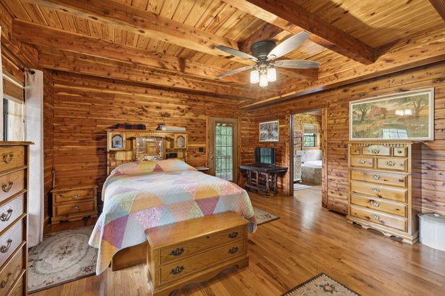 602 Gaither Hinson Rd, Waynesboro, TN 38485