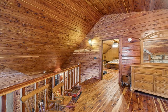 602 Gaither Hinson Rd, Waynesboro, TN 38485