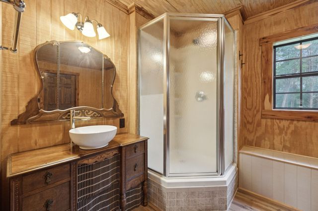 602 Gaither Hinson Rd, Waynesboro, TN 38485