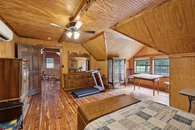 602 Gaither Hinson Rd, Waynesboro, TN 38485