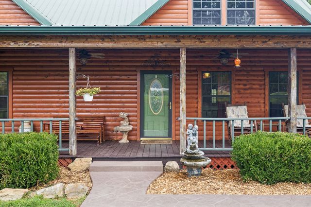 602 Gaither Hinson Rd, Waynesboro, TN 38485