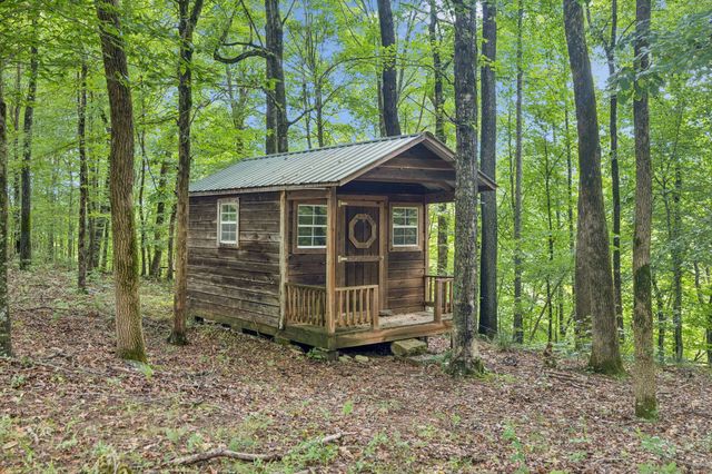 602 Gaither Hinson Rd, Waynesboro, TN 38485