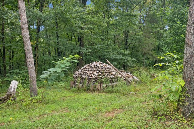 602 Gaither Hinson Rd, Waynesboro, TN 38485