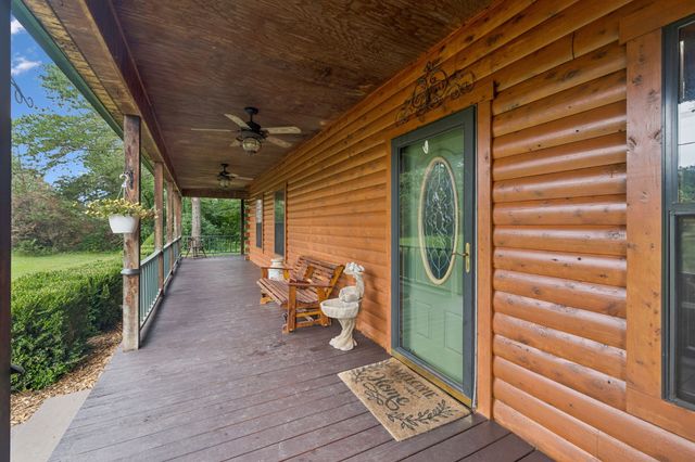 602 Gaither Hinson Rd, Waynesboro, TN 38485