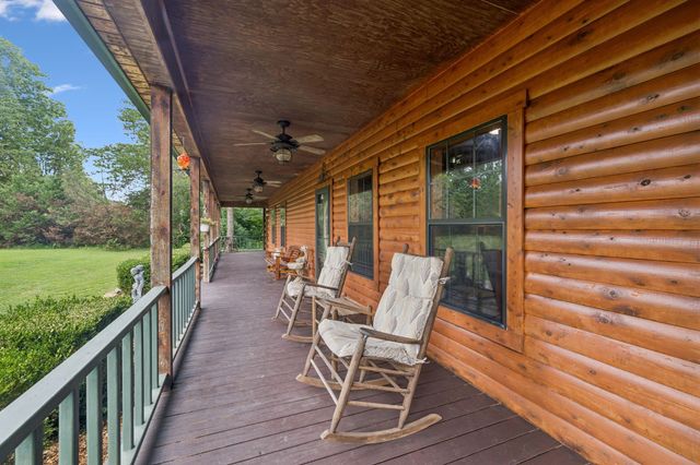 602 Gaither Hinson Rd, Waynesboro, TN 38485