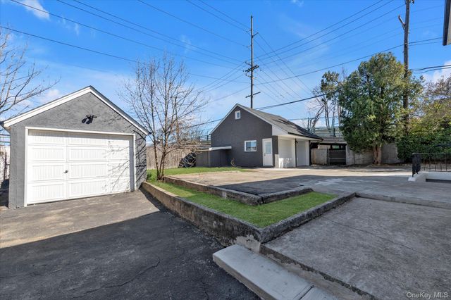 71 Haven Avenue Lower, Port Washington, NY 11050