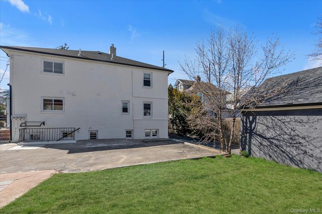 71 Haven Avenue Lower, Port Washington, NY 11050