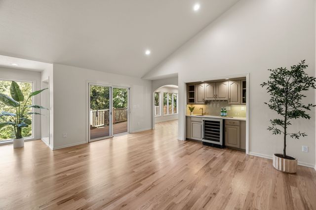 4119 Timberwood Drive, West Des Moines, IA 50265