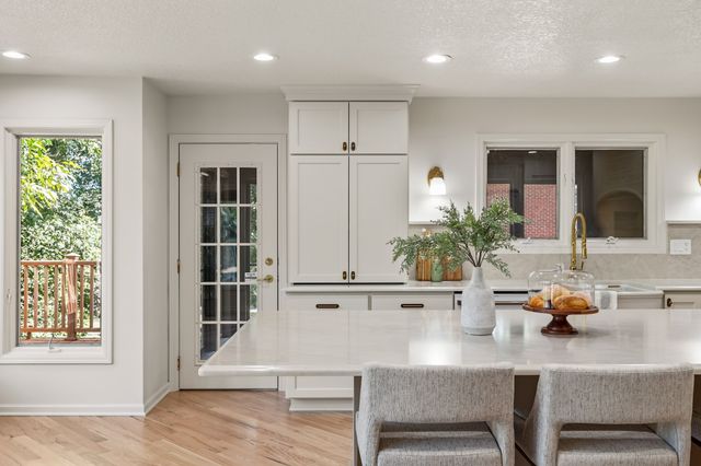 4119 Timberwood Drive, West Des Moines, IA 50265