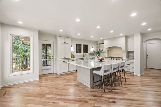 4119 Timberwood Drive, West Des Moines, IA 50265