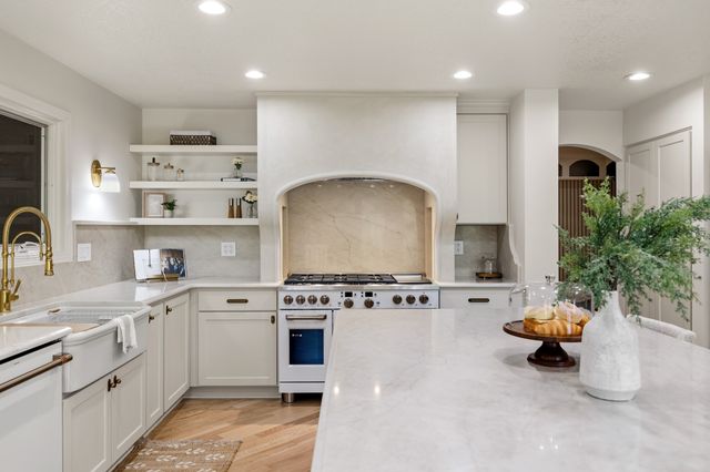 4119 Timberwood Drive, West Des Moines, IA 50265