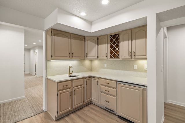 4119 Timberwood Drive, West Des Moines, IA 50265