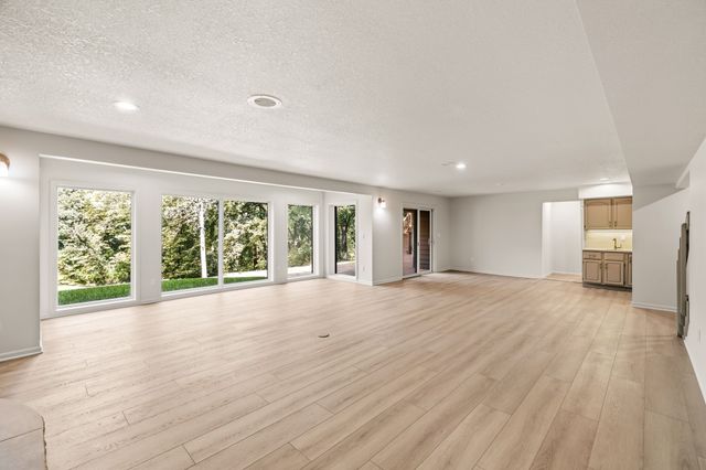 4119 Timberwood Drive, West Des Moines, IA 50265