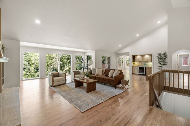 4119 Timberwood Drive, West Des Moines, IA 50265