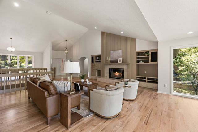 4119 Timberwood Drive, West Des Moines, IA 50265