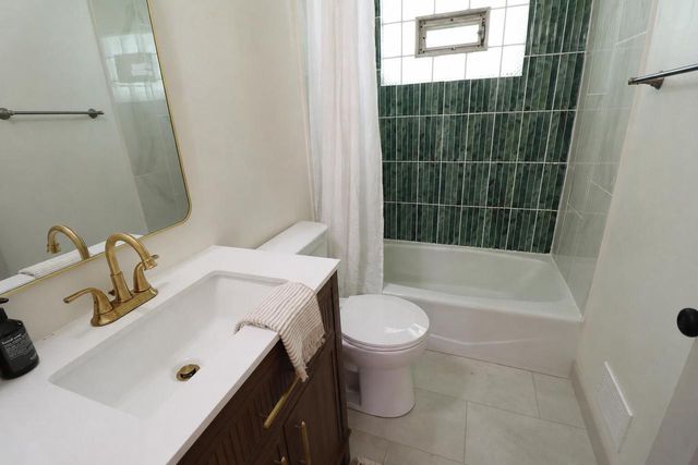 6520 N 56th STREET, Milwaukee, WI 53223