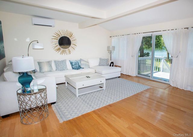 35 Prospect Road, Centerport, NY 11721