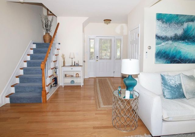 35 Prospect Road, Centerport, NY 11721