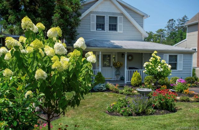 35 Prospect Road, Centerport, NY 11721