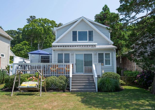 35 Prospect Road, Centerport, NY 11721