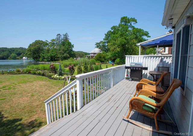 35 Prospect Road, Centerport, NY 11721