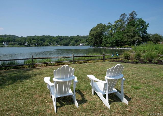 35 Prospect Road, Centerport, NY 11721